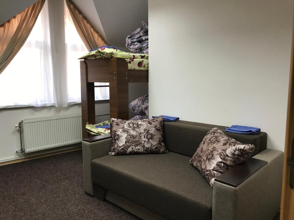 Міни-Хостел Родинного Типу Dubai Uzhhorod Exterior photo